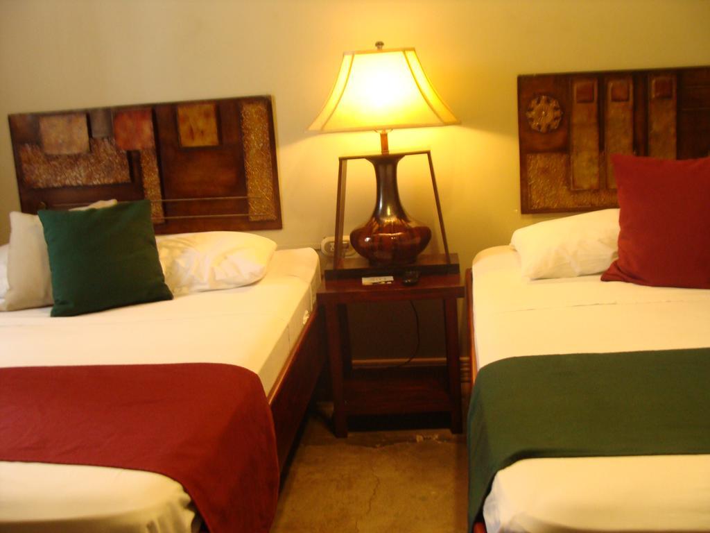Hotel Liberia Extérieur photo